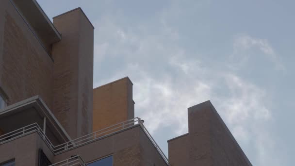 New York épület tetején hideg téli napon — Stock videók