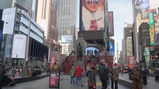 New York Times Square drukke winterdag — Stockvideo