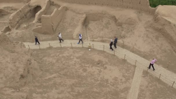 Ruines du château de Narin — Video