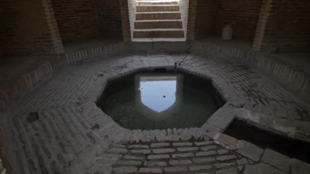 Meybod Caravanserai Water Tank — Stock video