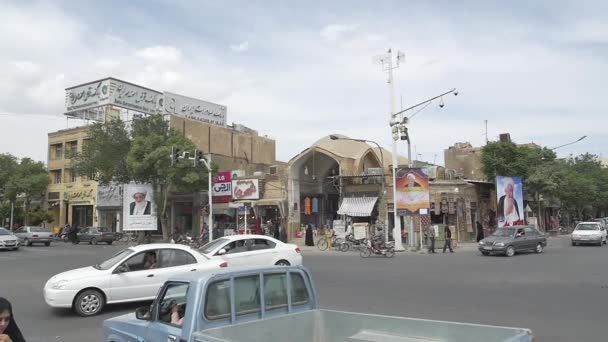 Intersección en el centro de Yazd — Vídeo de stock