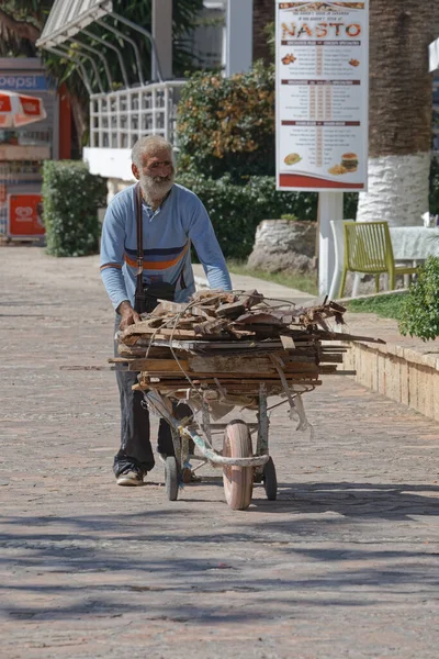 Man with the garden cart in Saranda Albania — Stock Photo, Image