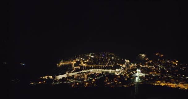 Gece Dubrovnik eski kasaba panoraması — Stok video