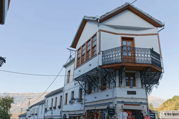 Gjirokaster piękne stare domy wpisane na listę światowego dziedzictwa UNESCO Albania — Zdjęcie stockowe