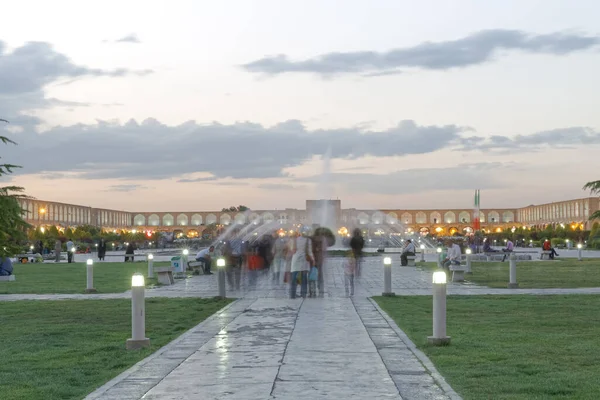 İsfahan İmam Meydanı çeşmesinin uzun pozu — Stok fotoğraf