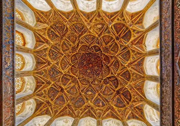 Ali Qapu Palace music hall ceiling — Stock Photo, Image