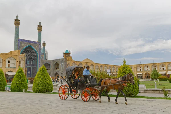 İsfahan İmam Meydanı fayton gezisi — Stok fotoğraf