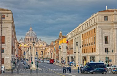 St. Peter Meydanı Via della Conciliazione 'den