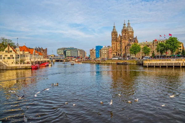 Amsterdam uitzicht vanaf centraal station Nederland — Stockfoto