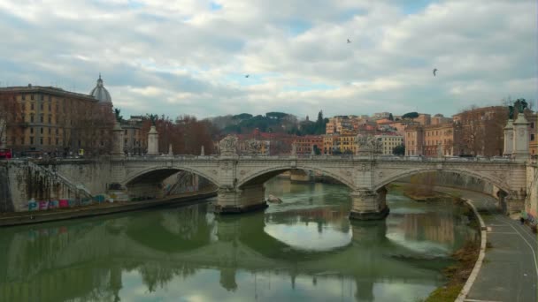 Ponte Vittorio Emanuele II in Rome — Stockvideo