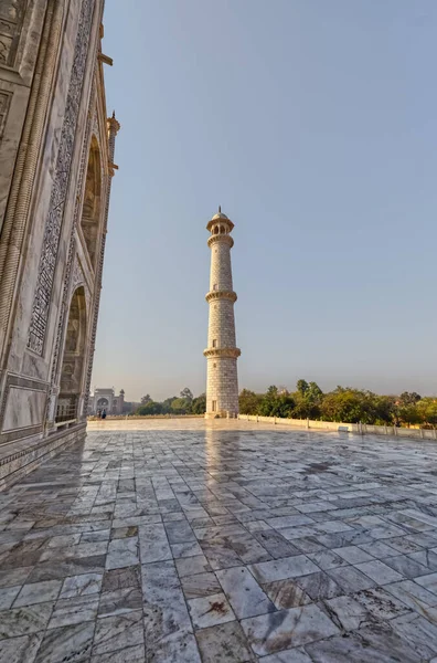 O minarete Taj Mahal, Índia — Fotografia de Stock