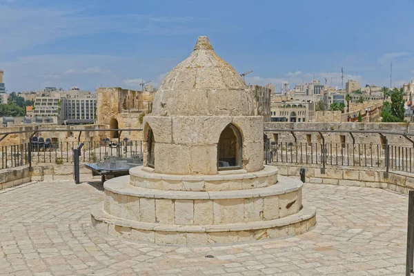 Dome na nádvoří Davidovy věže v Jeruzalémě — Stock fotografie