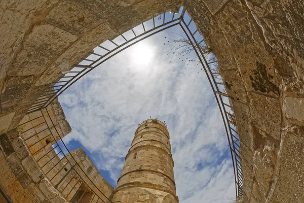 Fisheye tiro do minarete otomano na Torre de David em Jerusalém — Fotografia de Stock