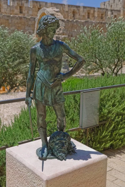 Bronze copy of Verrocchios David at the Tower of David in Jerusalem — Stock Photo, Image