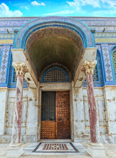 성전 예루살렘의 구리로 만든 문 — 스톡 사진