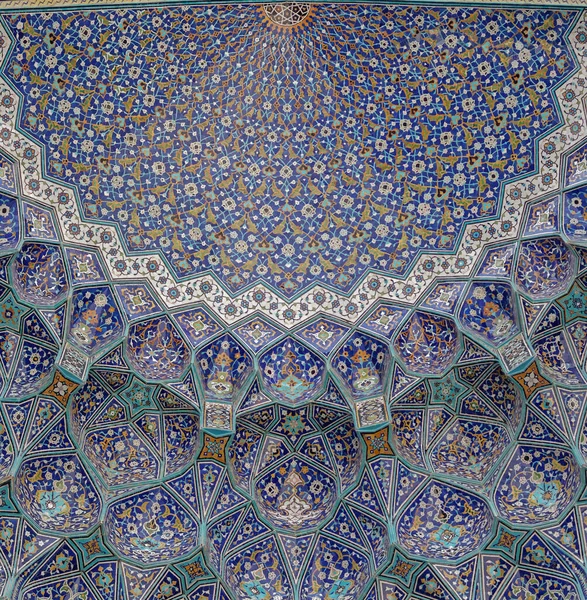 Isfahan Shah Mosque entrance ceiling — Stock Photo, Image