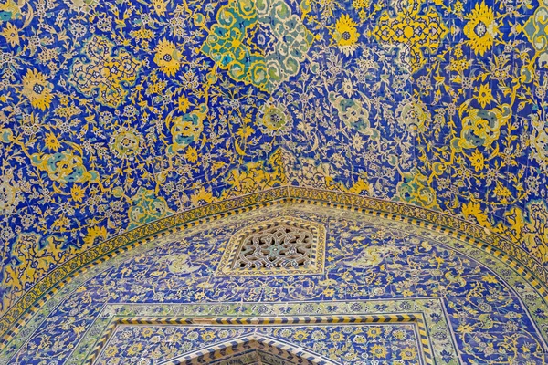 Isfahan Shah Mosque vault — Stock Photo, Image