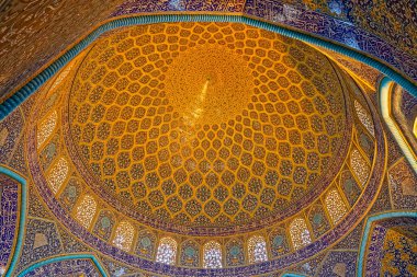 Şeyh Lotfollah Cami Kubbesi