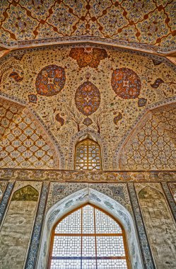 İsfahan Ali Qapu Sarayı Duvarı
