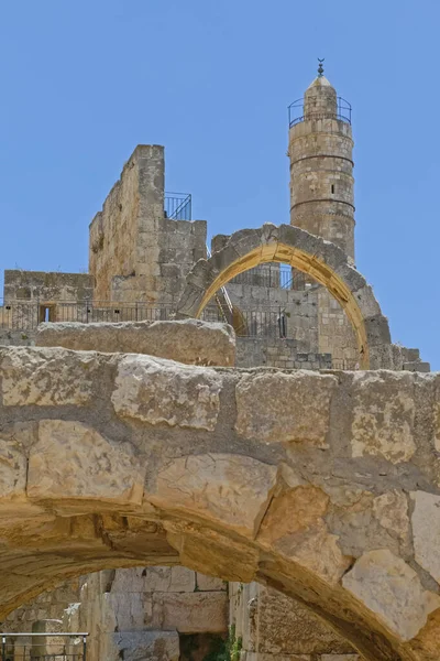 Detalhe do arco e minarete otomano na Torre de Davi em Jerusalém — Fotografia de Stock