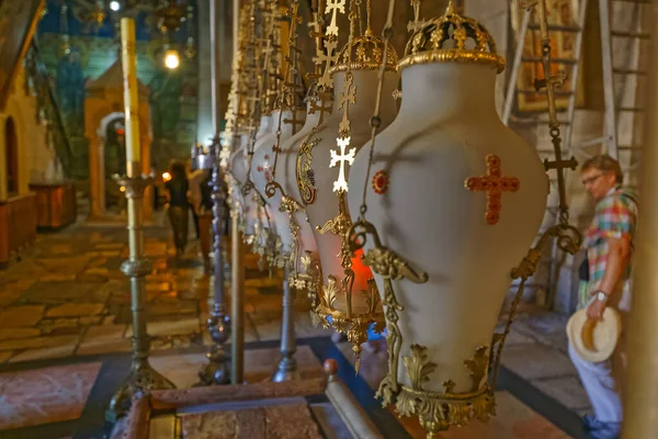 Pietra dell'Unzione nella Chiesa del Santo Sepolcro a Gerusalemme — Foto Stock