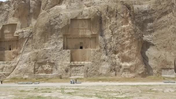 Naqsh-e Rustam ancient necropolis — Stock Video