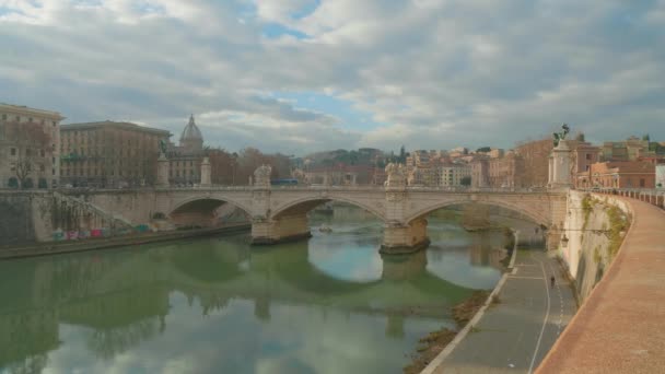 Ponte Vittorio Emanuele II v Římě — Stock video