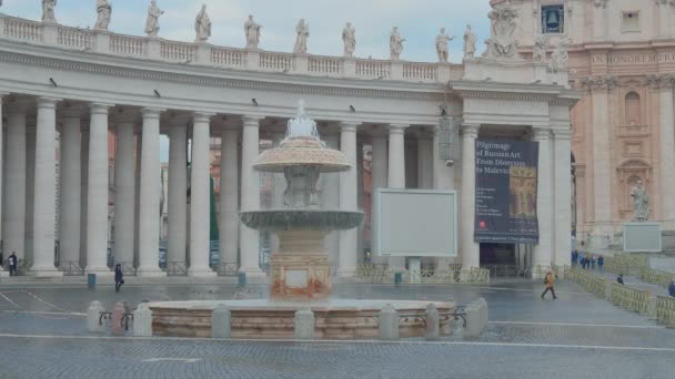 Fonte na Praça São Pedro no Vaticano — Vídeo de Stock