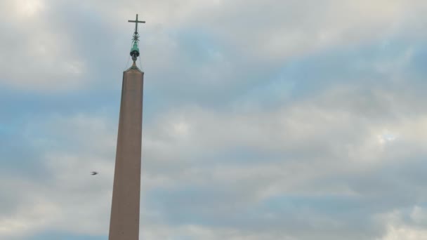 Saint Statues at St Peters Square in Vatican City — Stock Video