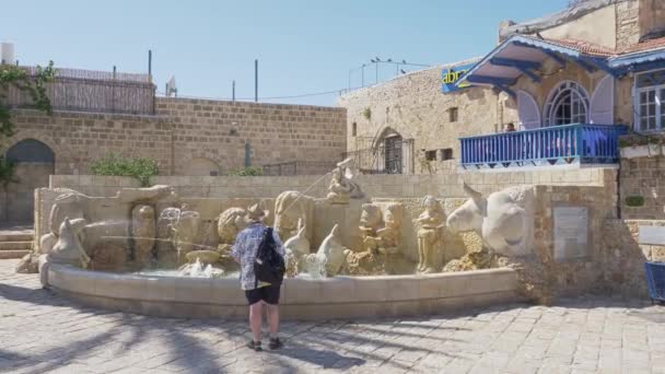 Η πηγή Zodiac στην πλατεία Kedumim στην παλιά Jaffa — Αρχείο Βίντεο