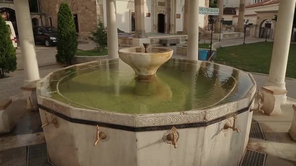 Bazén Ablution v mešitě Fatih, Priština — Stock video