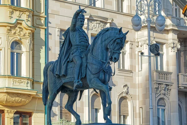 Ban Jelacic skulptur på en solig vårdag — Stockfoto