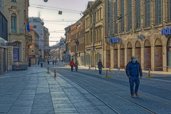 Rua Zagreb Ilica durante a quarentena devido à pandemia do covid-19 — Fotografia de Stock