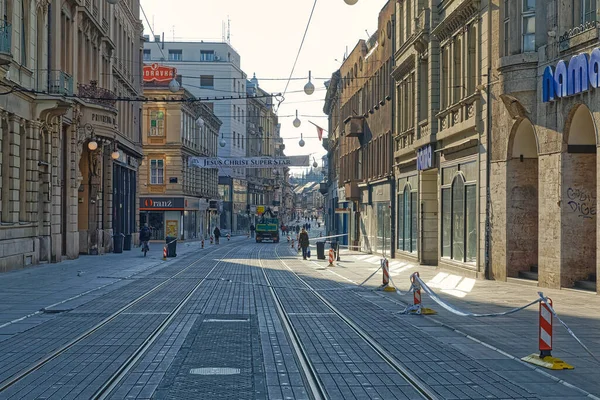 Zagreb Ilica straat tijdens quarantaine als gevolg van de covid-19 pandemie — Stockfoto