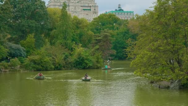 Το Loeb Boathouse στο Central Park, Νέα Υόρκη — Αρχείο Βίντεο