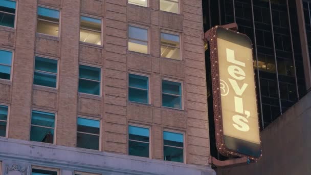 Anuncio de Levis en Times Square en Nueva York — Vídeos de Stock