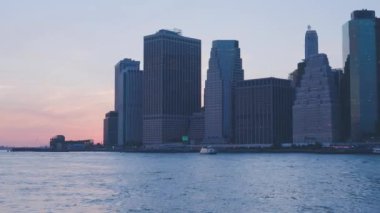 Günbatımında New York Manhattan manzarası