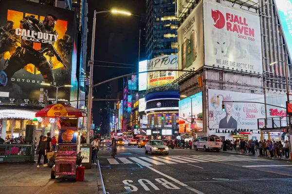 Nightlife on 42 Street at New York Manhattan — Stock Photo, Image