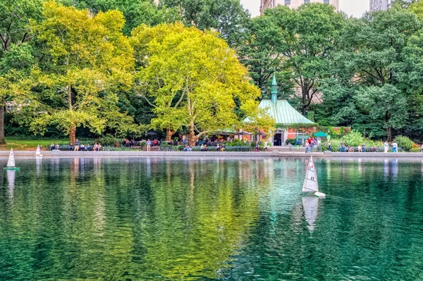 Stagno d'acqua del Conservatorio di Central Park, New York — Foto Stock