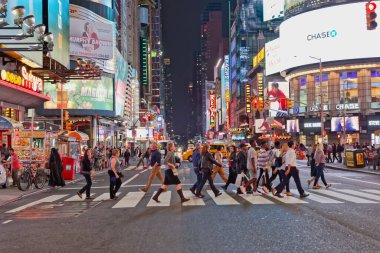 New York Manhattan 'da 42. Cadde' de Gece Hayatı