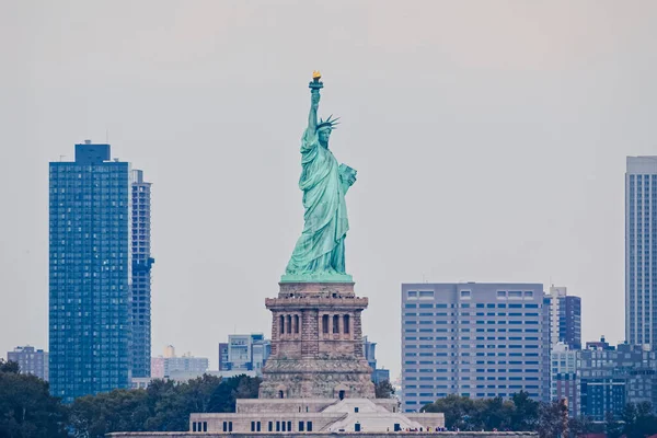 Freiheitsstatue auf Liberty Island, New York — Stockfoto