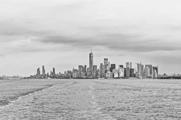 Panorama Manhattan Island od Staten Island Ferry, New York — Stock fotografie
