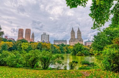 Majestic Apartmanları ve San Remo binaları Central Park, New York manzaralı.