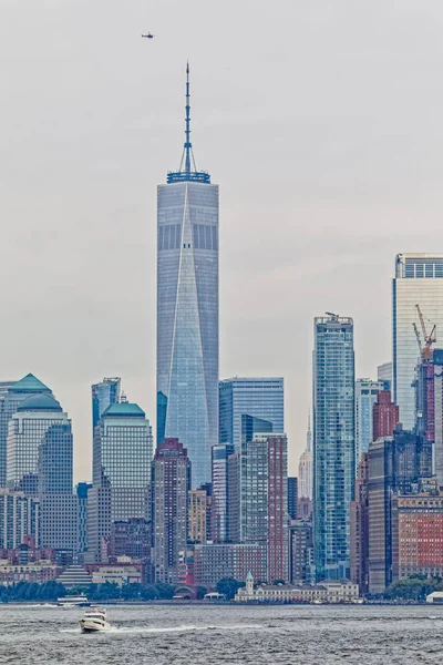 Manhattan Island panorama dal traghetto Staten Island, New York — Foto Stock