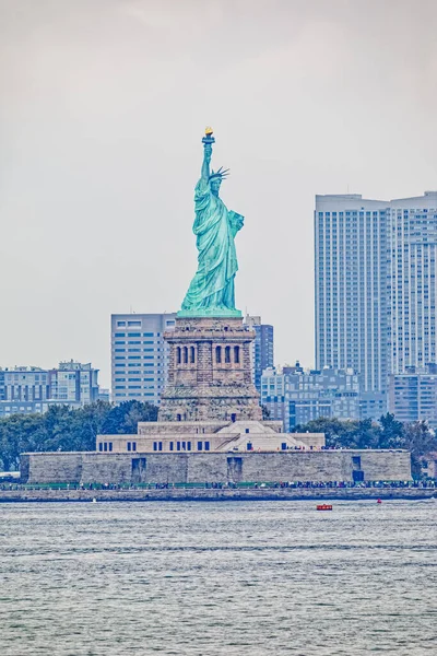 Freiheitsstatue auf Liberty Island, New York — Stockfoto