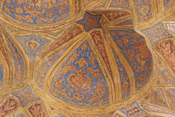 Ali Qapu Palace music hall ceiling — Stock Photo, Image