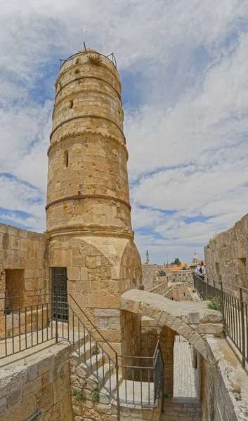 Minarete otomano no pátio da Torre de David em Jerusalém — Fotografia de Stock