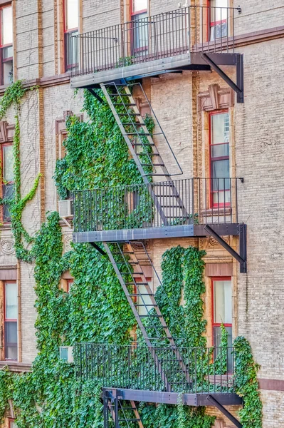 Typical fire escape staircase in New York — Stock Photo, Image