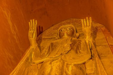 Ayakta Duran Buda Gotama