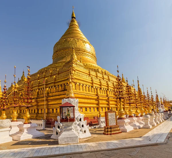 Den Shwezigon Pagoda — Stockfoto